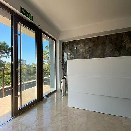 Luxury By Saray בית הארחה 3*