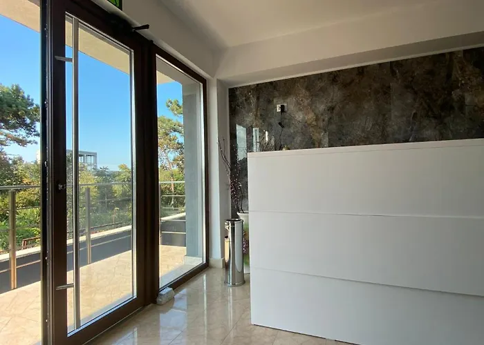 Luxury By Saray בית הארחה 3*